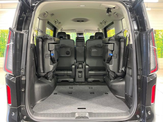Nissan Serena 11