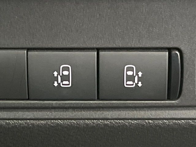 Nissan Serena 5