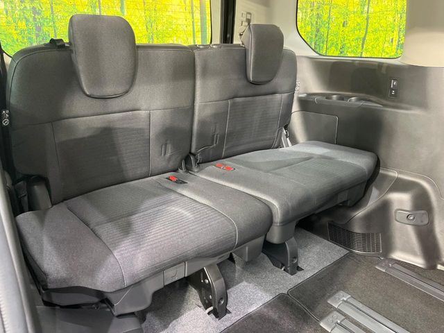 Nissan Serena 10