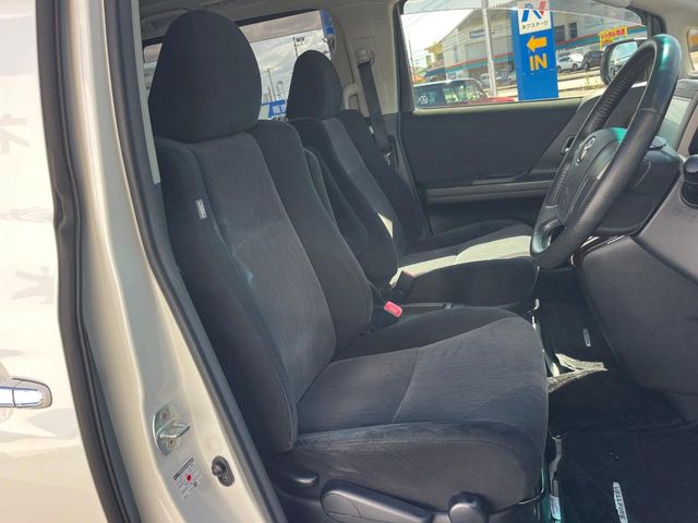 Toyota Vellfire 9