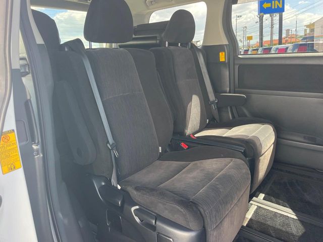 Toyota Vellfire 10
