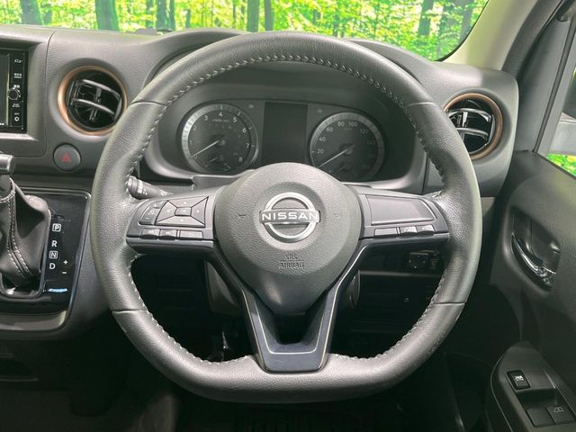 Nissan Caravan 11