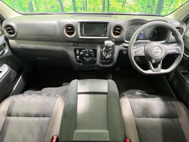 Nissan Caravan 2