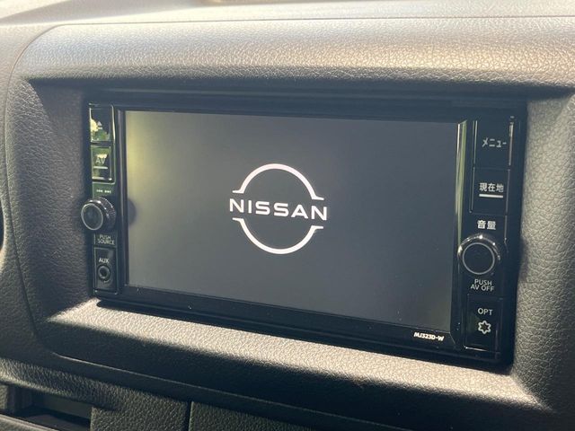 Nissan Caravan 4