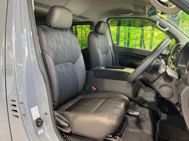 Nissan Caravan 8