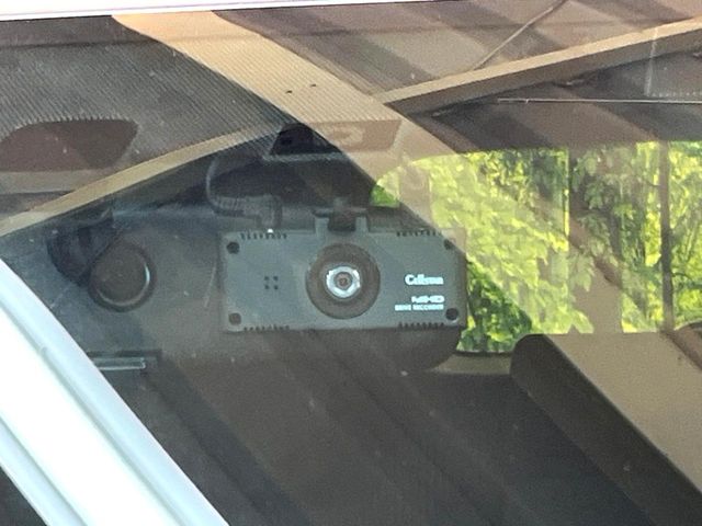 Toyota Prius α 5