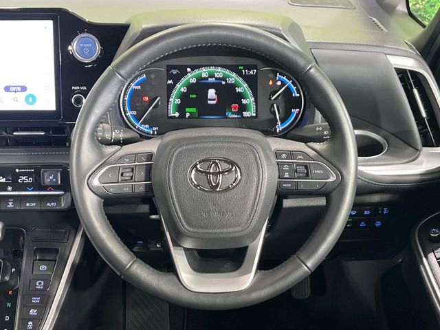 Toyota Voxy 12