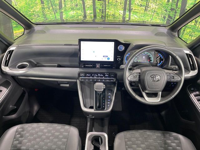 Toyota Voxy 2