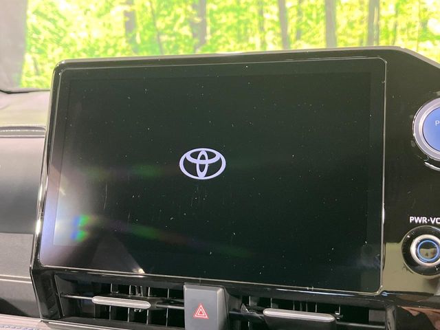 Toyota Voxy 3