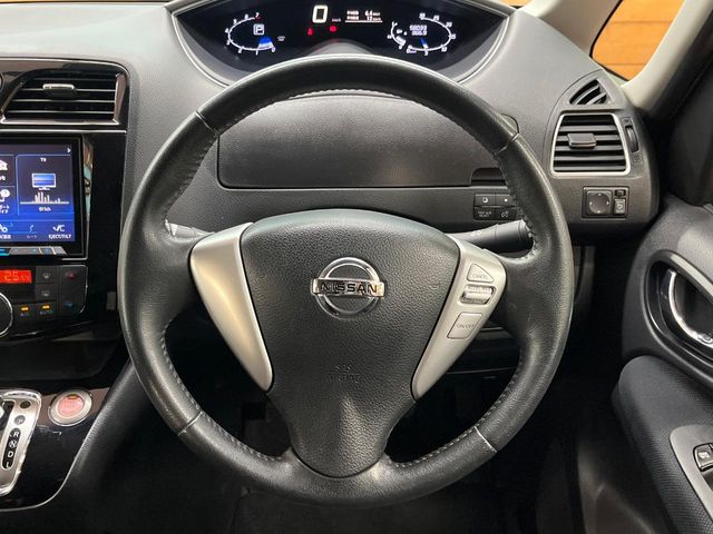 Nissan Serena 12