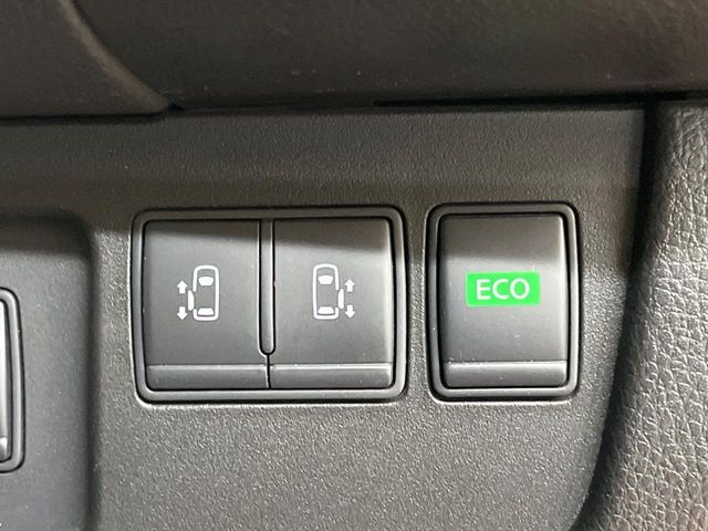 Nissan Serena 6
