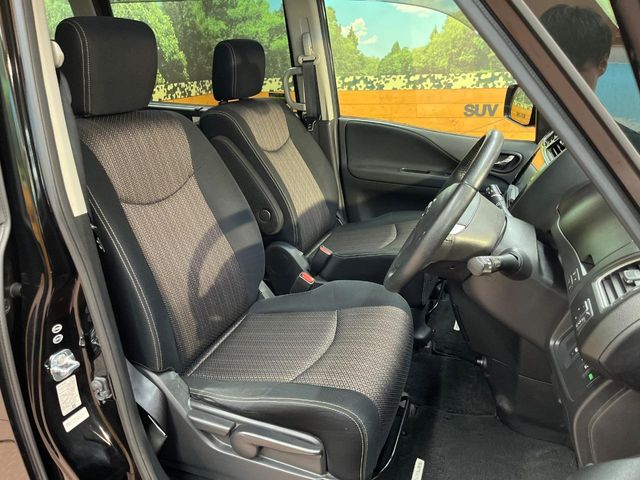 Nissan Serena 8