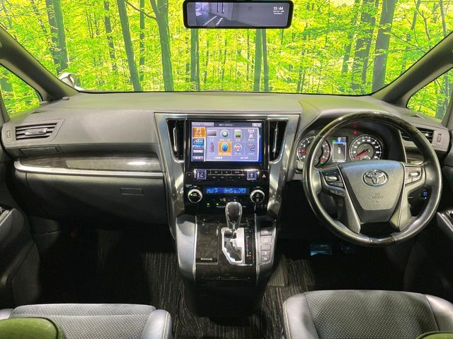 Toyota Vellfire 2