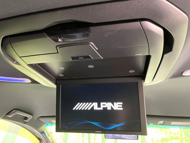 Toyota Vellfire 5