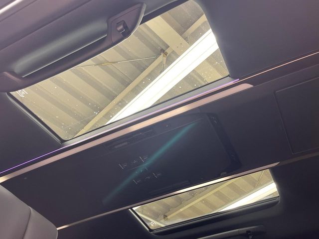 Toyota Alphard 3