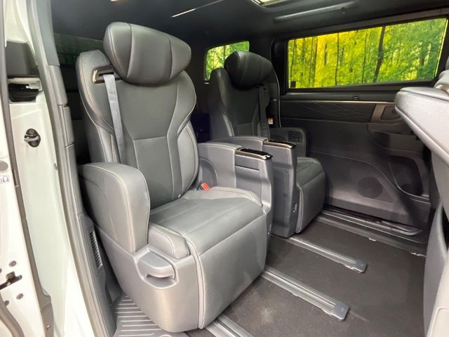 Toyota Alphard 9