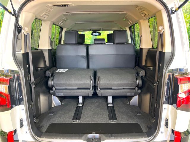 Mitsubishi Delica D:5 10
