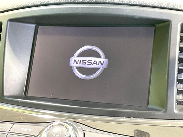 Nissan Elgrand 4