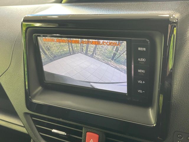 Toyota Voxy 4