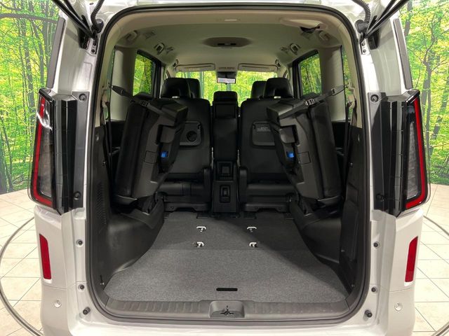 Nissan Serena 11