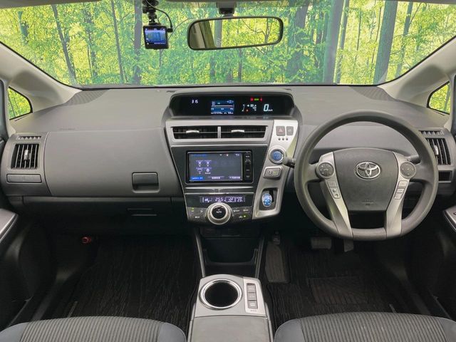 Toyota Prius α 2