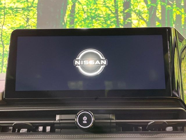 Nissan Serena 4