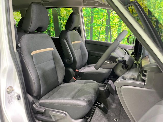Nissan Serena 8