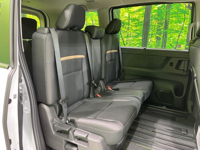 Nissan Serena 9