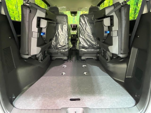 Nissan Serena 11