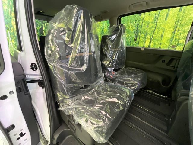 Nissan Serena 8