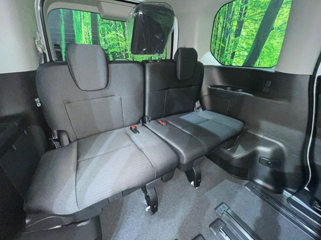 Nissan Serena 11