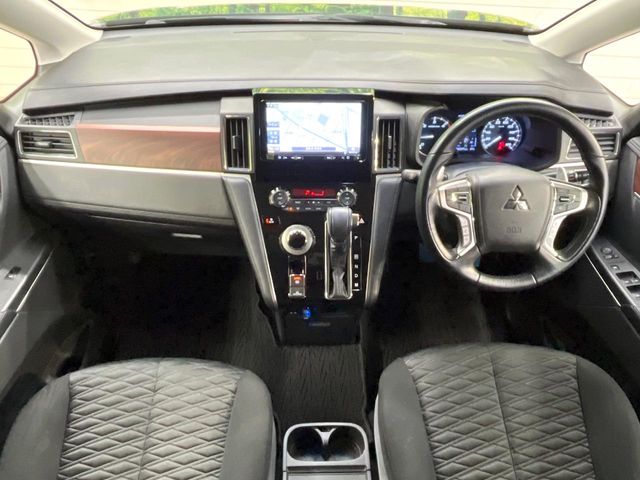 Mitsubishi Delica D:5 2