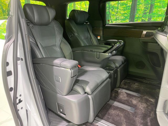 Toyota Vellfire 10