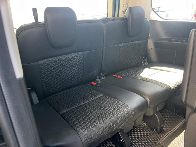 Nissan Serena 11