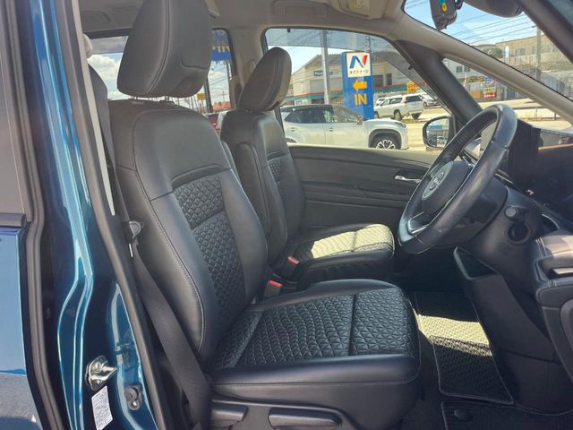 Nissan Serena 9