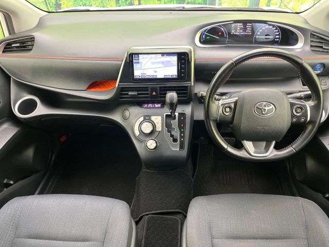 Toyota Sienta 2