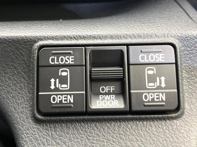 Toyota Sienta 5