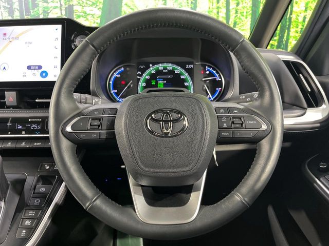 Toyota Voxy 12