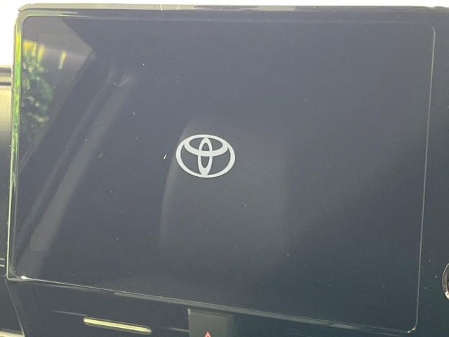 Toyota Voxy 4