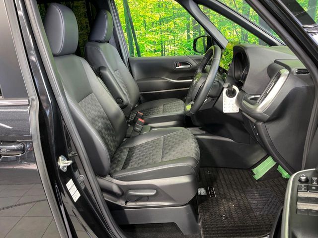 Toyota Voxy 8