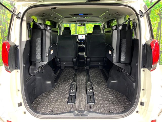 Toyota Alphard 12