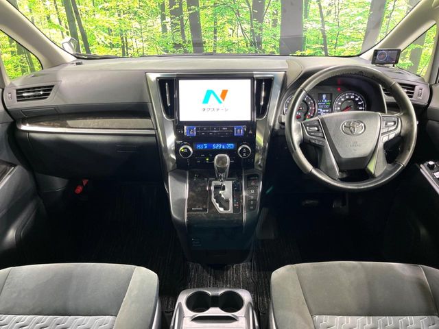Toyota Alphard 3