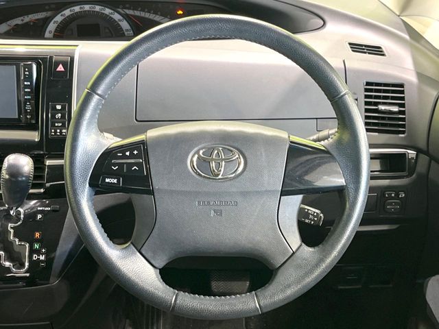 Toyota Estima 13