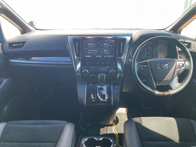 Toyota Vellfire 2