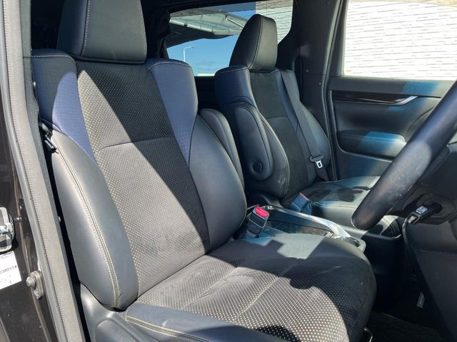 Toyota Vellfire 8