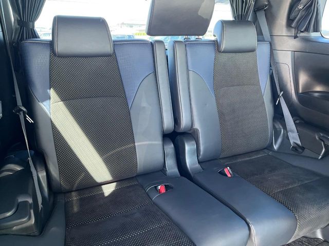 Toyota Vellfire 10