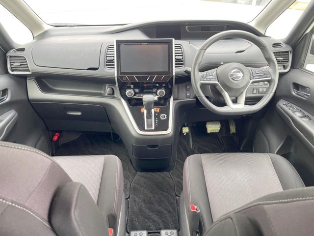 Nissan Serena 2