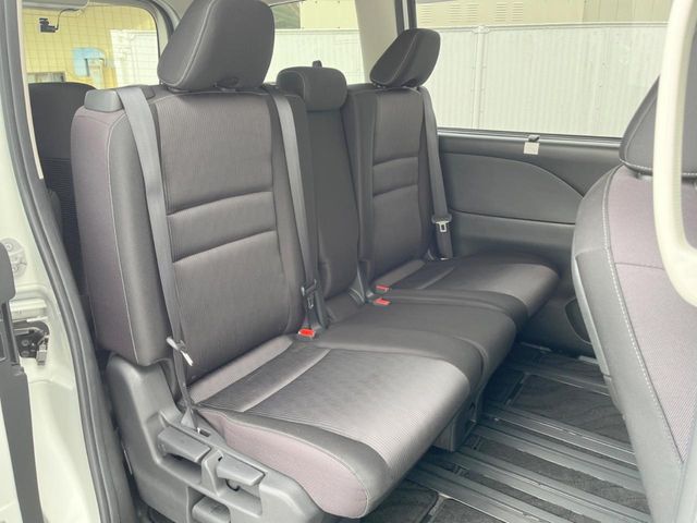 Nissan Serena 9