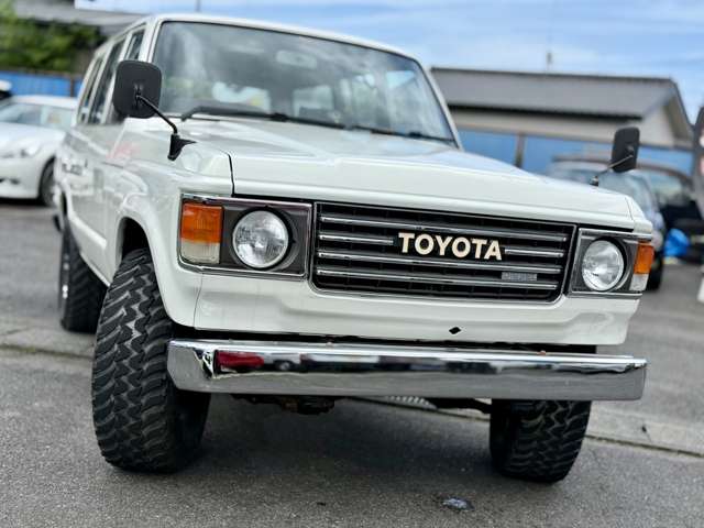 Toyota Land Cruiser 60 11