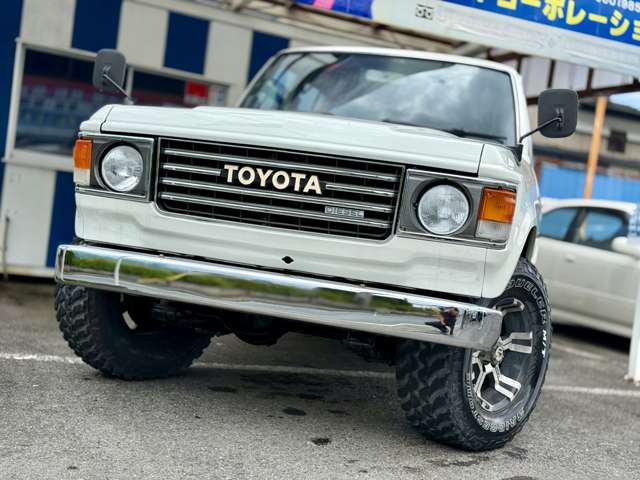 Toyota Land Cruiser 60 2